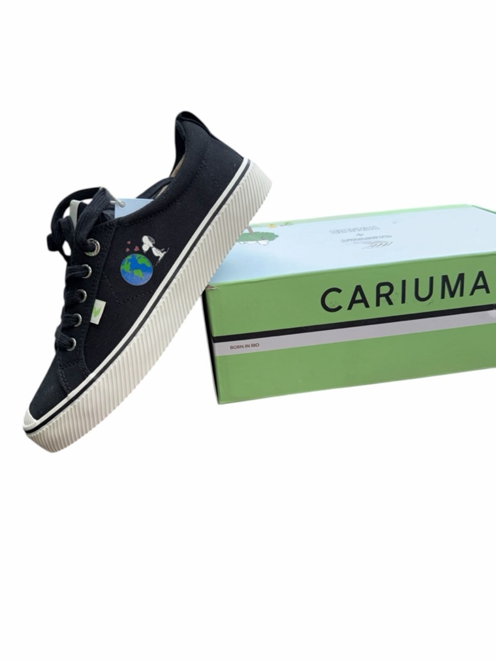 Cariuma Unisex Black Canvas Sneakers with Earth Day Peanuts Snoopy